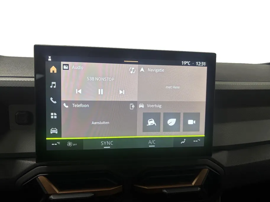 Dacia Bigster 1.2 Mild Hybrid 140 Extreme NAVI AIRCO CAMERA SCHUIFKANTELDAK CRUISE CONTROLE TREKHAAK ZWARTE VELGEN PAS 6000KM ONRGINEEL NEDERLANDS