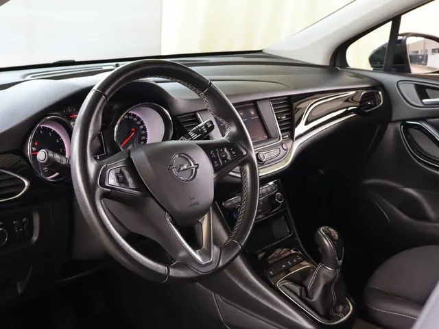 Opel Astra Sports Tourer 1.2 Design & Tech | Camera