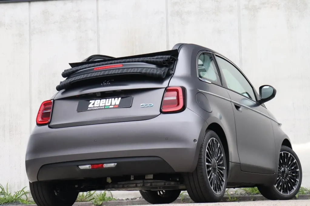 Fiat 500C La Prima 42 kWh | 'Matt Grijs' | Technology | Winter | Camera | 17'