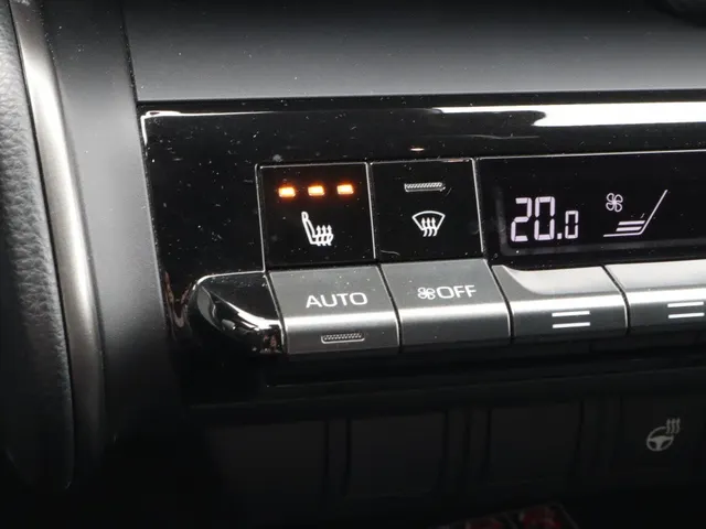 Toyota C-HR 2.0 PHEV 220 First Edition | Trekhaak | Stuur en stoelverwarming VERKOCHT