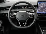 Volkswagen ID.7 Pro Limited Edition 77 kWh accu 286 pk · Trekhaak inklapbaar, met elektrische ontgrendeling · Voorraad OUTLET · Prijs is inclusief inruilpremie ·