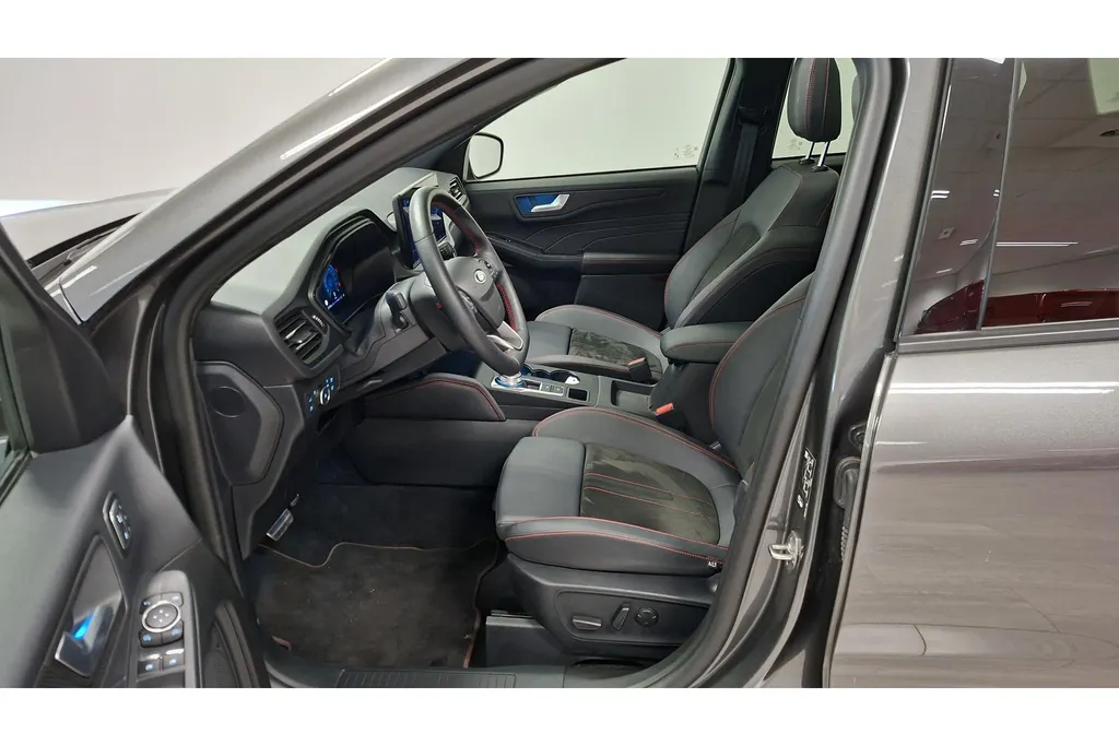 Ford Kuga 2.5 PHEV ST-Line X + Trekhaak | Facelift model | Panoramadak | Winter Pack | Matrix LED | B&O | Head Up Display |