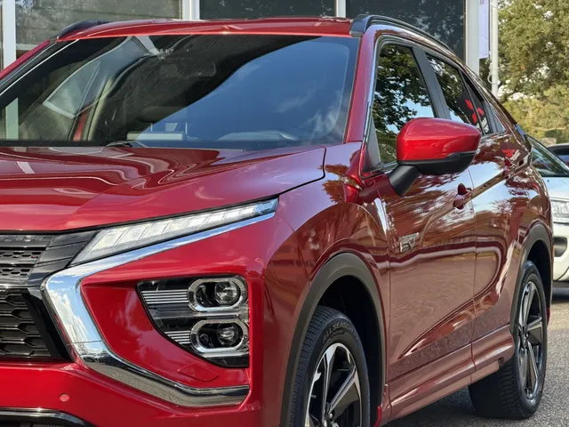 Mitsubishi Eclipse Cross 2.4 PHEV Intense+ | 360 Camera | Dodehoek | Navigatie |