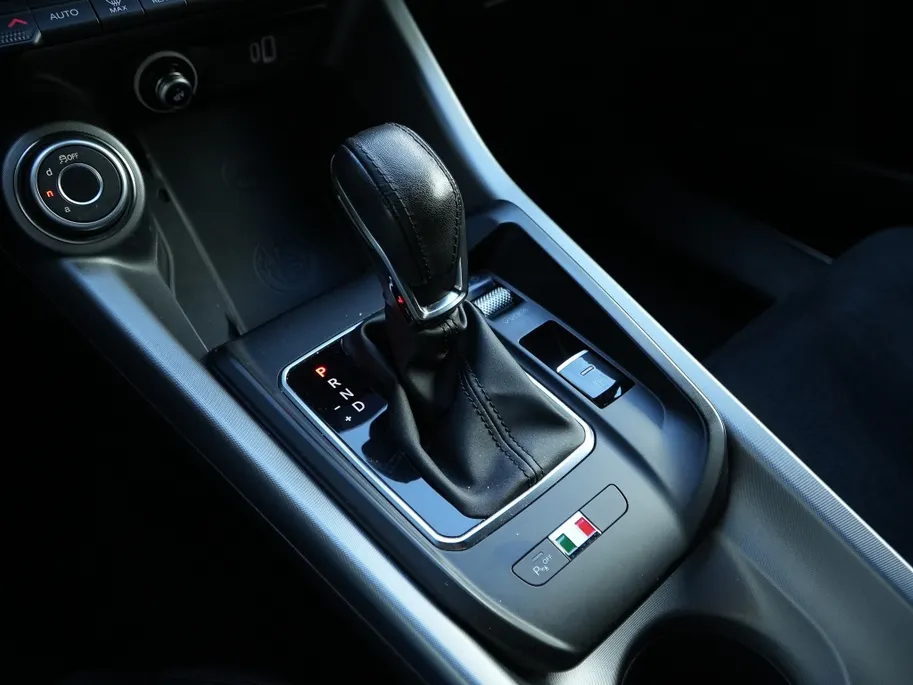 Alfa Romeo Tonale 1.5 MHEV 130 PK Hybrid Edizione Speciale | Navi | Carplay | LED | 20'
