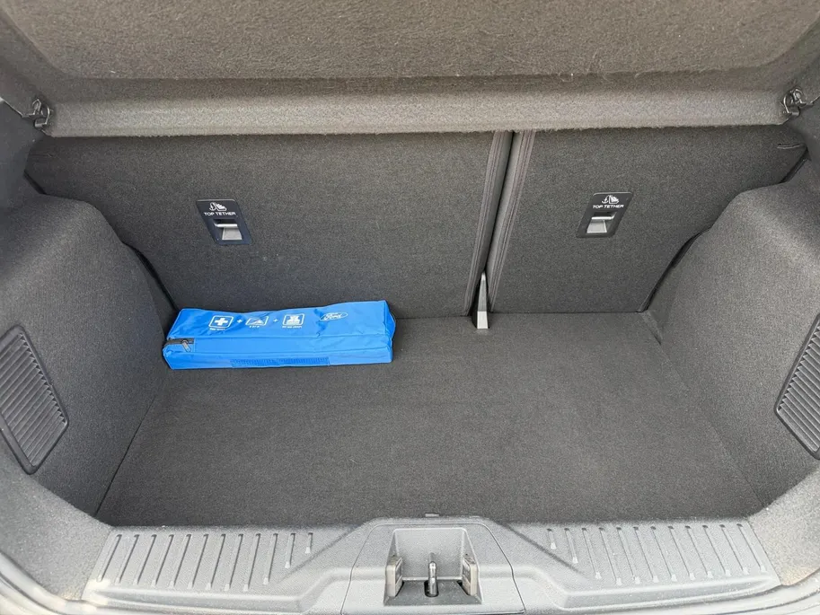 Ford Fiesta 1.0 EcoBoost Hybrid Vignale | Dealer onderhouden | NL auto | Adapt. cruise control | Pano dak | BLIS | Winter pack | Parkeersensoren voor en achter | Achteruitrijcamera | 17' lichtmetalen velgen | Bovag garantie |