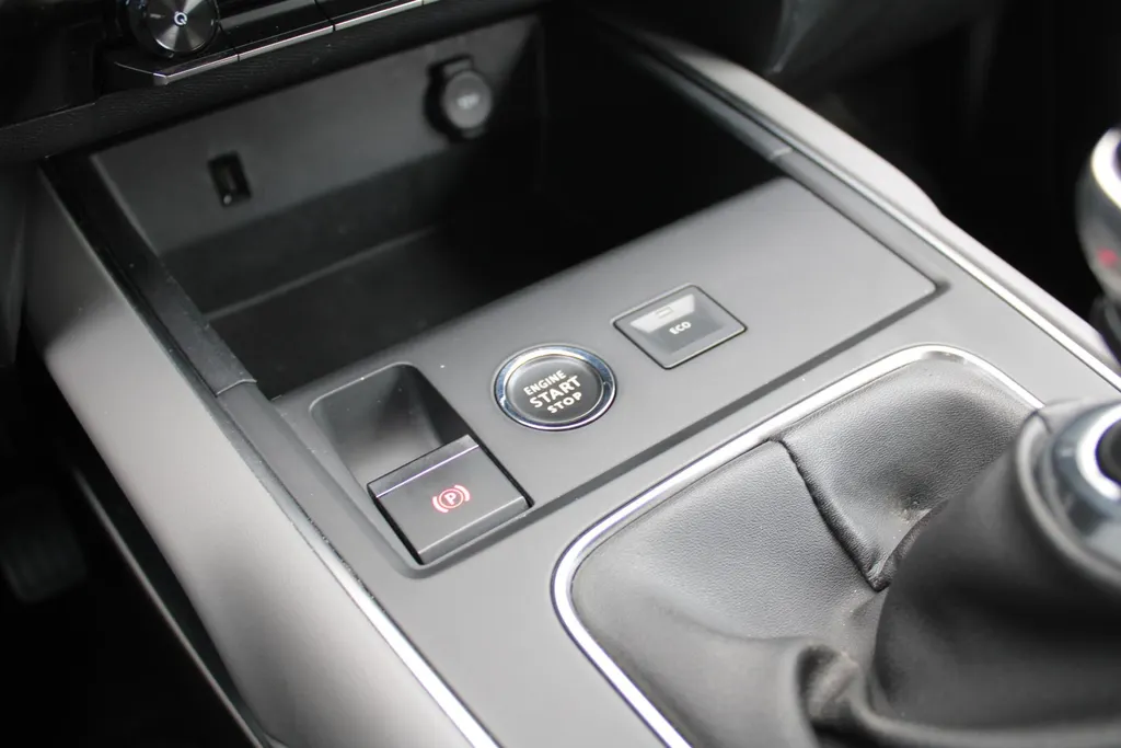 Citroën C5 Aircross 1.2 PureTech Business | 18' LM | Navi | Cruise | PDC | Camera |