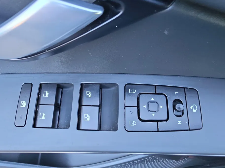 Kia Niro 1.6 GDi Hybrid DynamicLine | Two-Tone | Trekhaak | Climate control | Navigatie | Cruise control
