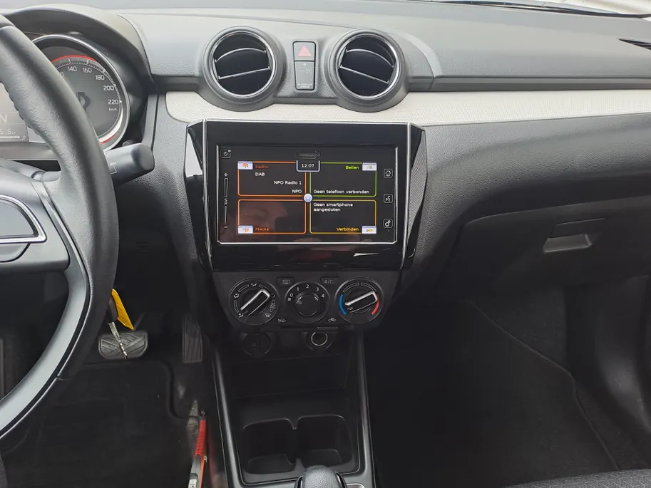 Suzuki Swift 1.2 Select | Stoel Verw. | Apple Carplay / Android Auto | Automaat | Dab | Camera