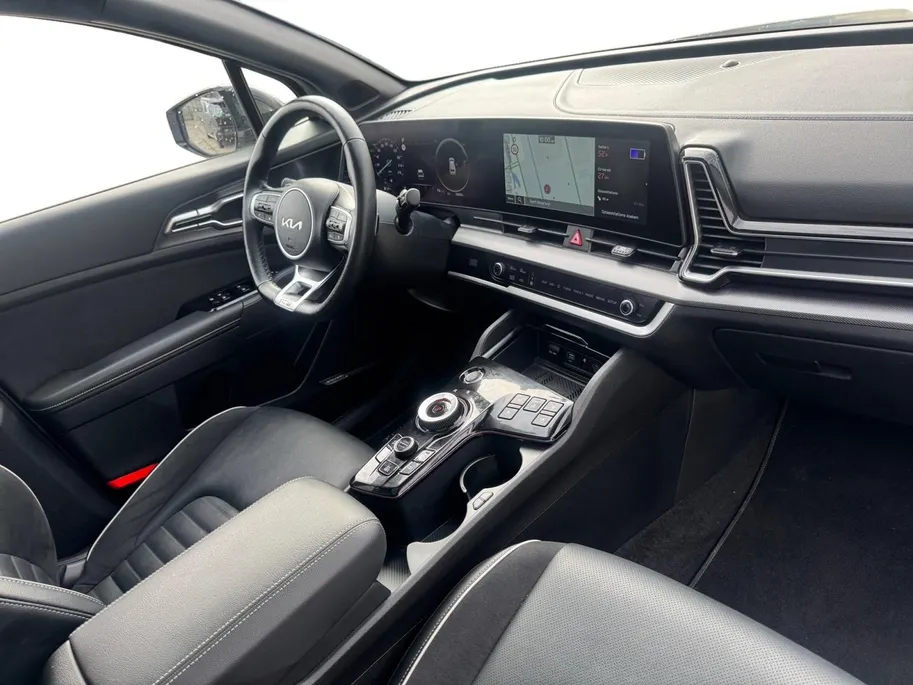 Kia Sportage 1.6 T-GDi Plug-in Hybrid AWD GT-Line | Panorama schuifdak | Camera | Stoel en Stuurwielverwarming | Elektrische achterklep | Navigatie | Adaptieve cruise control |