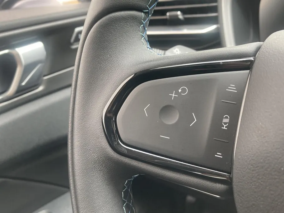 Lynk & Co 01 1.5 PHEV 261PK 1800KG Trekgewicht- Panorama Dak