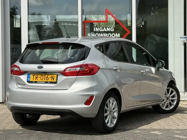 Ford Fiesta 1.0 EcoBoost 100pk 5dr Titanium | Camera | Navi | B&O | Verwarmbare voorruit | Apple Carplay & Android Auto | Cruise Control