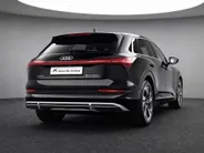 Audi e-tron 55 quattro 95 kWh 408pk S Edition · SOH 96,8% · Camera · Luchtvering · Afneembare Trekhaak · Head-Up Display · Elek. Achterklep · Stoelverwarming · 20'Velgen ·