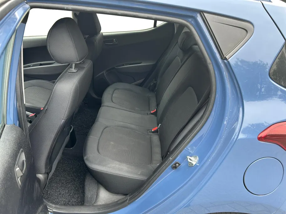 Hyundai i10 1.0i Comfort Zeer weinig km! NU RIJKLAARPRIJS incl. 12 maanden garantie!