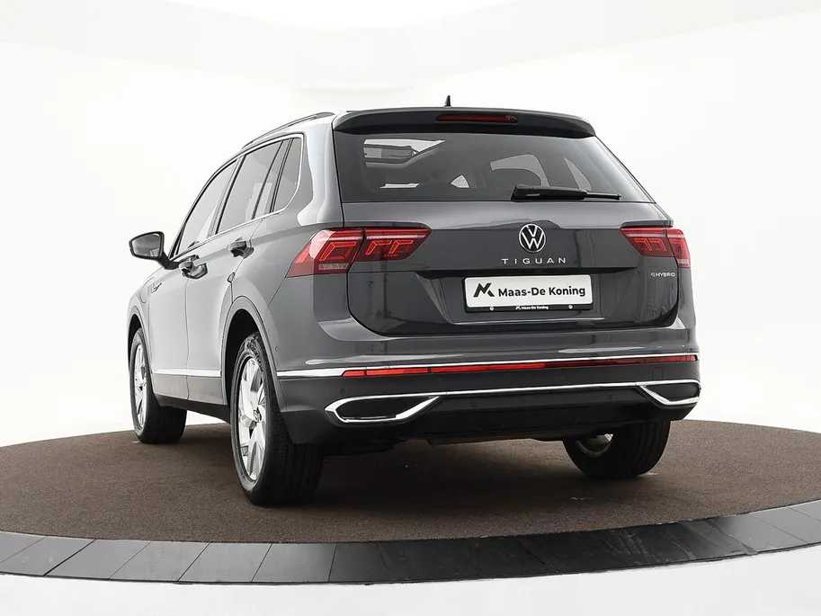 Volkswagen Tiguan 1.4 TSI 245pk eHybrid Elegance · Panoramadak · Camera · P-Sensoren · Dodehoek Detectie · 19'' Inch ·