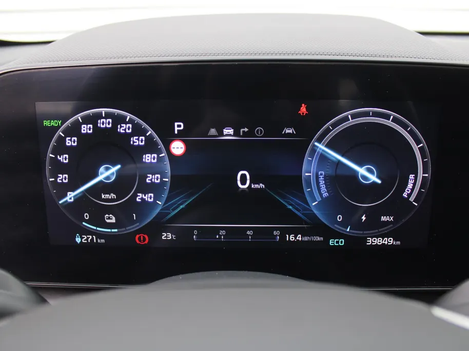 Kia Niro EV Edition 64.8 kWh | Stuur-/stoelverwarming | Camera | Cruise adapt. | Navi | 17' LM | Clima |