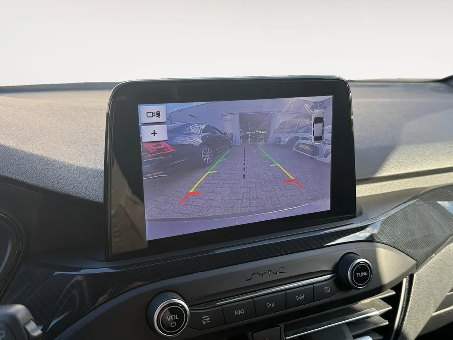 Ford Focus Wagon 1.0 EcoBoost ST-Line Automaat | Nieuwe Distributie | Winterpack | Achteruitrijcamera | Apple carplay/Android auto | Climate Control | Cruise Control | 12 maanden Garantie! |