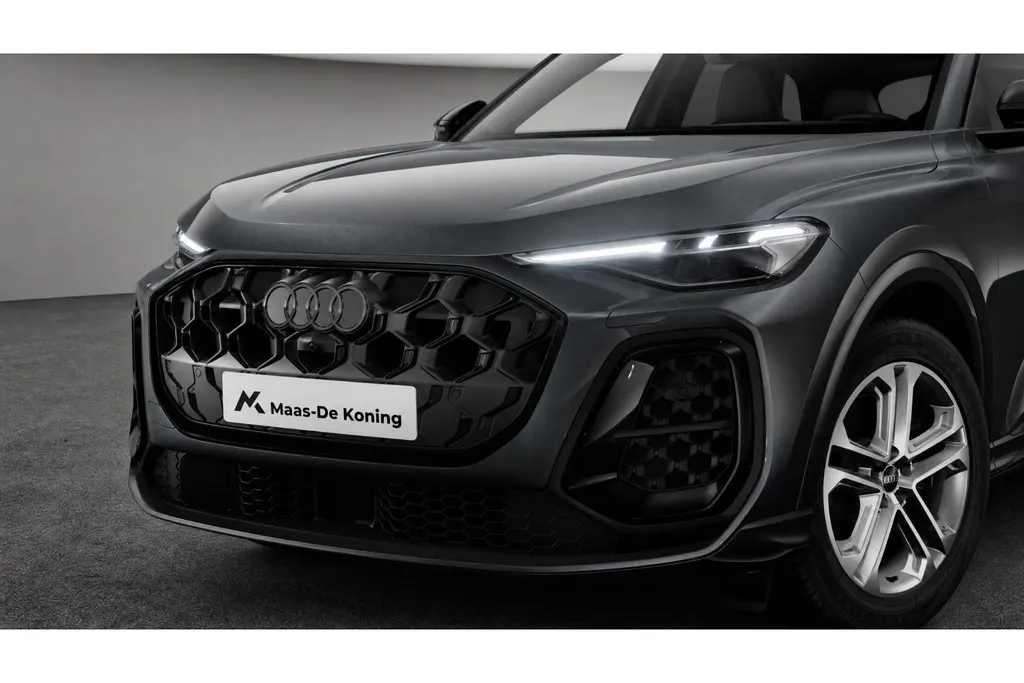 Audi Q5 2.0 TFSI e-hybrid quattro S edition 299 PK · Tech plus · Adaptieve luchtvering · Glazen panoramadak