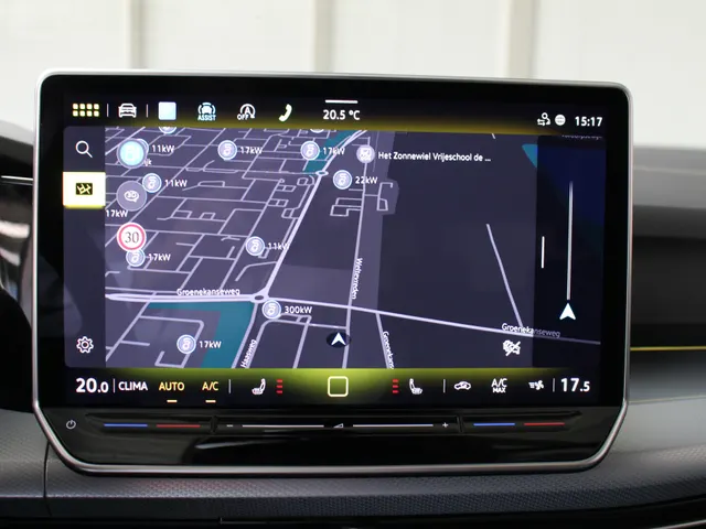 Volkswagen Golf 1.5 eTSI Life Energy Panoramadak | Navigatie | Keyless | Stoel- en Stuurverwarming | Parkeercamera