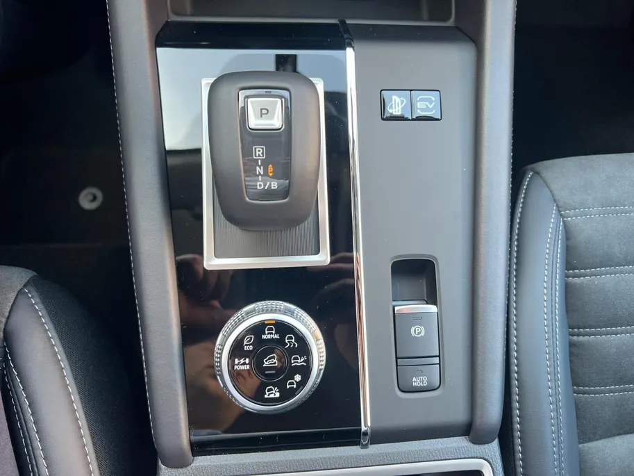 Mitsubishi Outlander 2.4 PHEV First Edition | 6000 EURO KORTING | NU DIRECT LEVEBAAR | 8 JAAR GARANTIE |