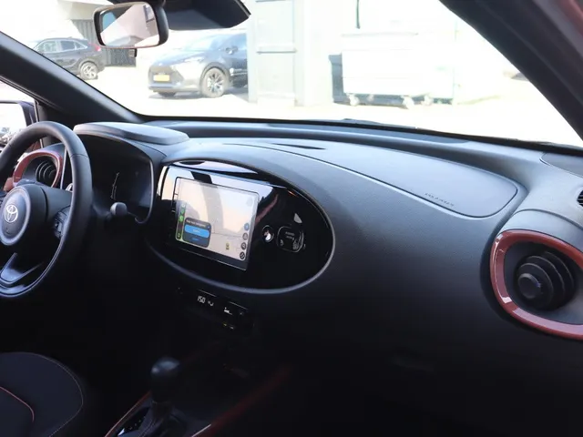 Toyota Aygo X Hybrid 115 pulse Bi-Tone | Easy Pack