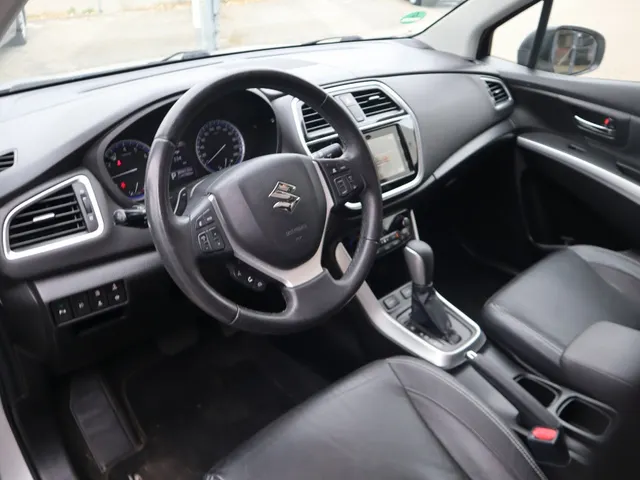 Suzuki S-Cross 1.4 BoosterJet High Automaat Executive Trekhaak | Leder | Adaptive Cruise