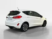 Ford Fiesta 1.0 EcoBoost Hybrid Titanium | Apple Carplay / Android Auto | Stoel + Stuurverwarming | Cruise Control | Parkeersensoren Achter | Lichtsensor | Climate Control | Verwarmbare Voorruit