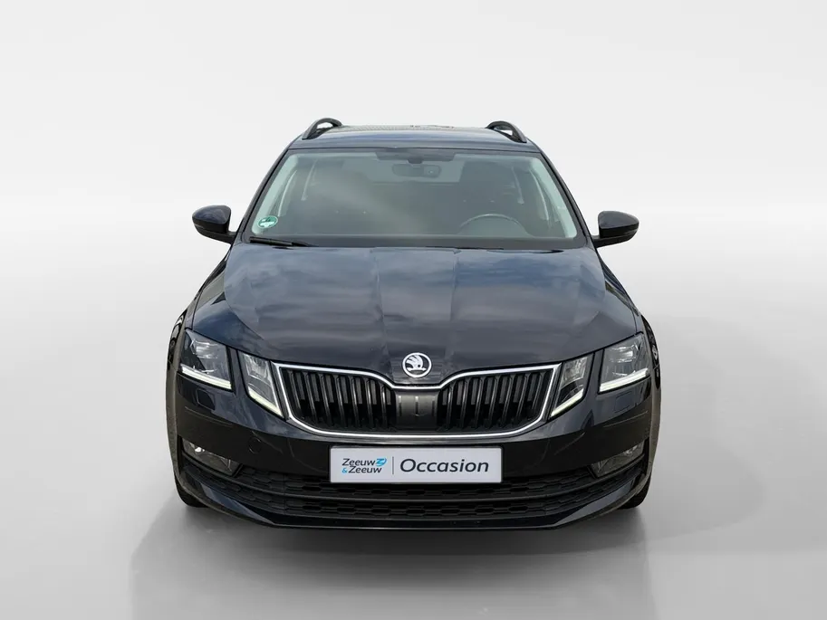 Škoda Octavia Combi 1.5 TSI Greentech Ambition Business | Automaat | Navigatie | Apple carplay & Android auto | Parkeersensoren voor en achter | Achteruitrijcamera | Elektr. achterklep | Afneembare trekhaak | Stoelverwarming voor | Bovag garantie |