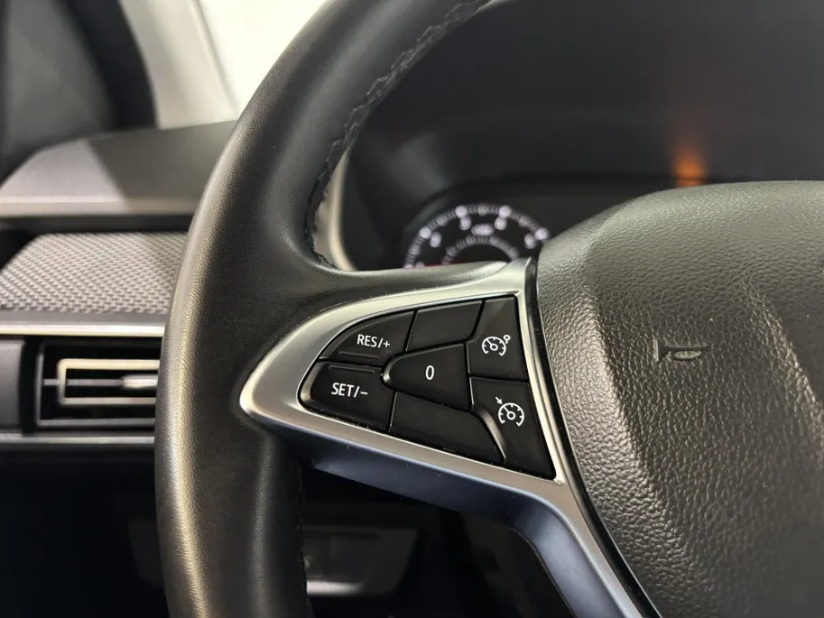 Dacia Sandero 100PK TCe Bi-Fuel Essential | 1e eigenaar | Trekhaak | Airco | Bluetooth | Parkeersensoren | Cruise Control | LED Koplampen | Camera | Lichtmetalen Velgen |