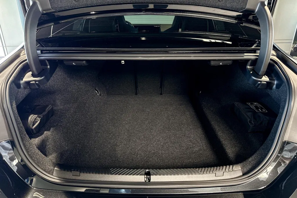 BMW M5 Sedan 