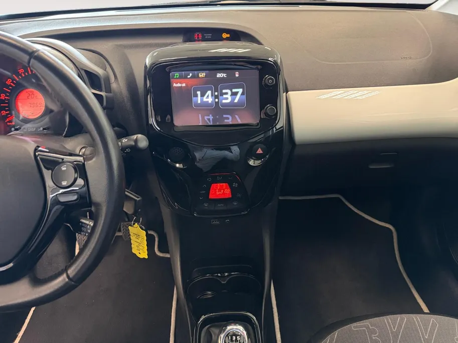 Toyota Aygo 1.0 X-JOY | NAVI | CAMERA | DEALERONDERHOUDEN |