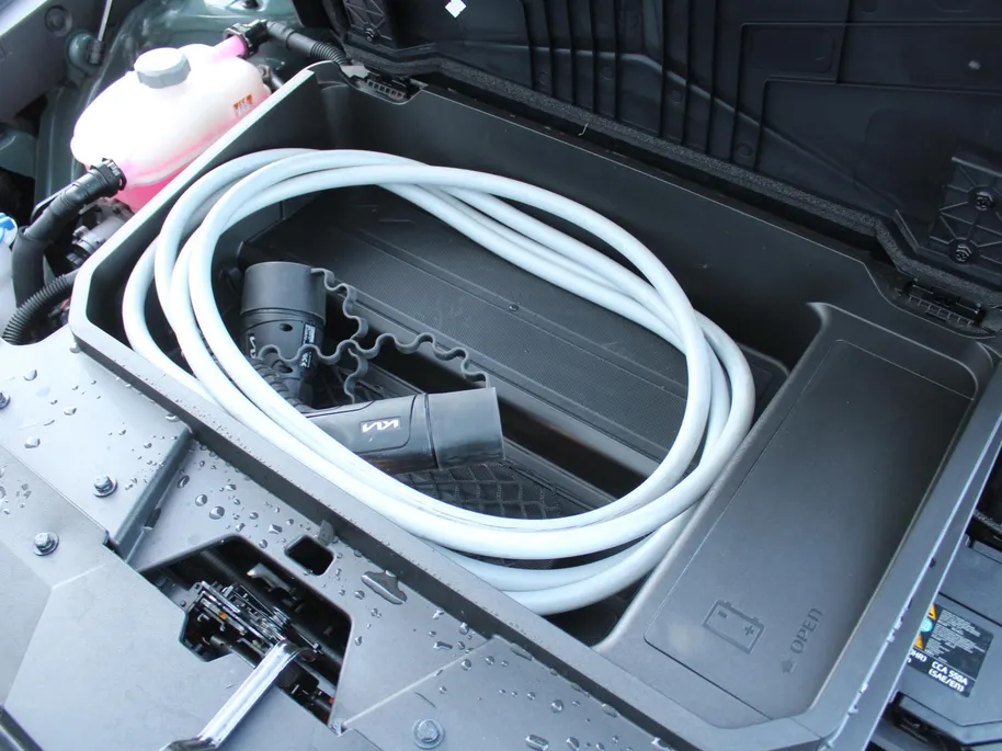 Kia Niro EV Air 64.8 kWh | Stuur-/stoelverwarming | Camera | Cruise adapt. | 17' LM | Elekt. stoelverstelling | Dodehoek detectie | LED | Clima |