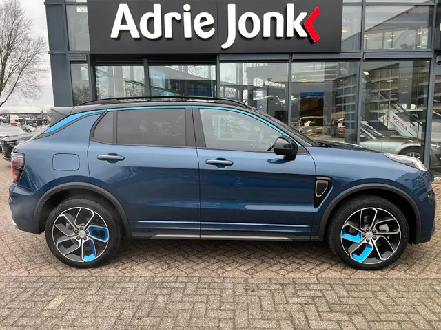 Lynk & Co 01 1.5 AUTOMAAT | 360 CAMERA | PANORAMA DAK | EL A. KLEP | ADAPTIVE CRUISE | ZWARTE HEMEL | ROLHOES |