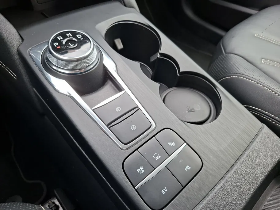 Ford Kuga 2.5 PHEV ST-Line X | Trekhaak | Winterpack | Driver assistancepack | Technologypack | El. Achterklep | Camera v+a | Dodehoekdetectie | Climate control | Leren bekleding | El. verst. bestuurdersstoel | Apple Carplay&Android Auto |