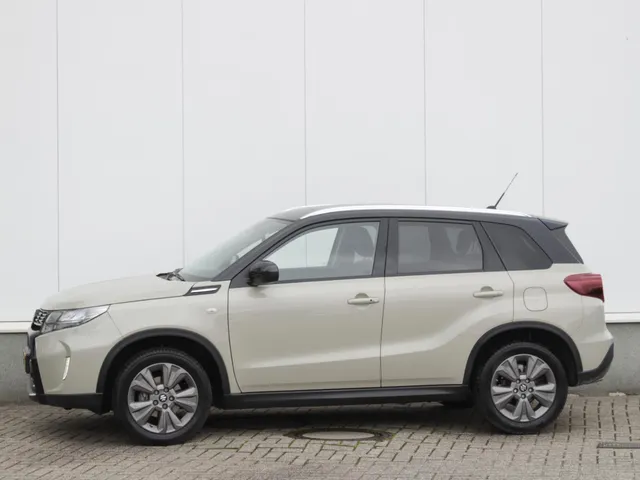 Suzuki Vitara 1.4 Boosterjet Select Smart Hybrid | Navi | Adap. Cruise | Clima | Trekhaak | All Season