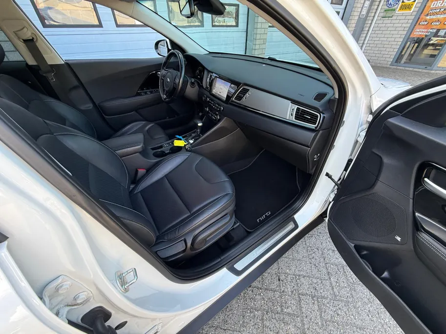 Kia Niro 1.6 GDi PHEV Luxury Edition | AUTOMAAT | LEDER | NAVI | CAMERA | TREKHAAK | CLIMATE & CRUISE CONTROLE | ETC...