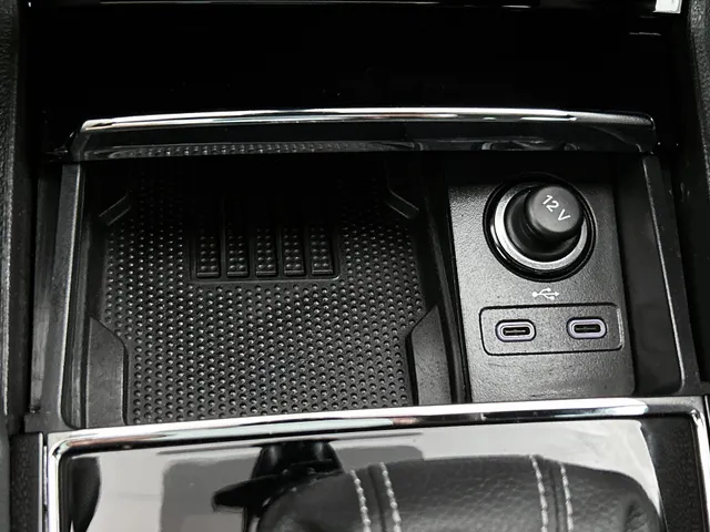 Škoda Karoq 1.5 TSI ACT Sportline Business | PANORAMADAK | 360 CAMERA | WINTERPACK | KEYLESS | NAVI | ELEKTR. ACHTERKLEP
