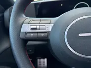 Hyundai Kona Electric N Line Sky 64.8 kWh | Navigatie| Schuif-kantel dak| Head up display| Stoelverwarming/koeling| 360 graden camera|