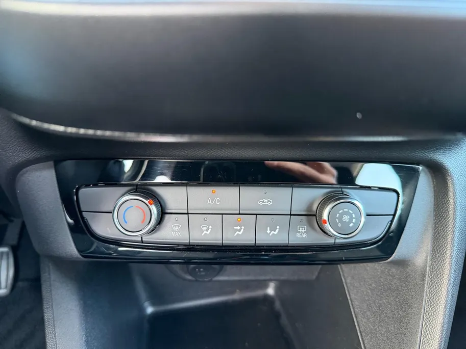 Opel Corsa 1.2 Edition | Cruise Control | Stuurbediening | Bluetooth | Start & Stop | Automatische Verlichting | Regen Sensor |