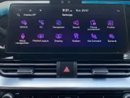 Kia e-Niro DynamicLine 64 kWh | Climate control | Navigatie | 17 inch LM-velgen | Keyless | AppleCarPlay-Android Auto | Parkeercamera | SOH 99.3% |