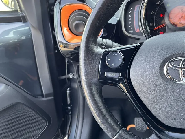 Toyota Aygo 1.0 VVT-i JBL VERKOCHT