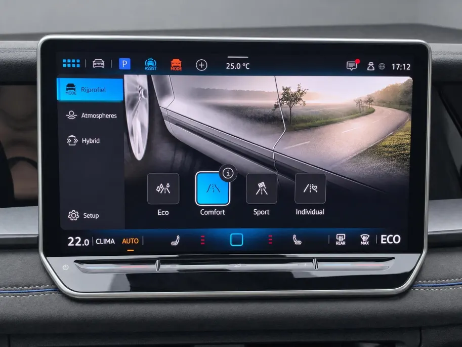 Volkswagen Tayron 1.5 eHybrid 272pk DSG R-Line Edition · Panoramadak · Inklap. Trekhaak · 360 Camera · Matrix LED · Dodehoeksensor · Stuur- & Stoelverwarming · Garantie t/m 16-02-2030 of 100.000km
