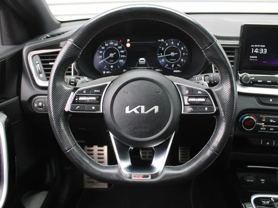 Kia ProCeed 1.5 T-GDi GT-Line | Trekhaak | Schuifdak | Stuur-/stoelverwarming | Camera | Dodehoek detectie | Telefoonlader | Cruise adapt. | 17' LM | LED |