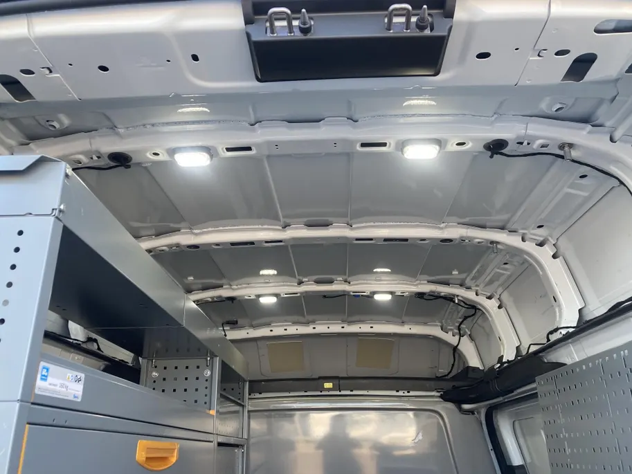 Ford Transit Custom 300 2.0 TDCI L1H2 Trend 130pk Automaat Store Van laadruimteinrichting - Speciale dak Imperiaal - 2x Schuifdeur - Trekhaak -Comfort Laadschot