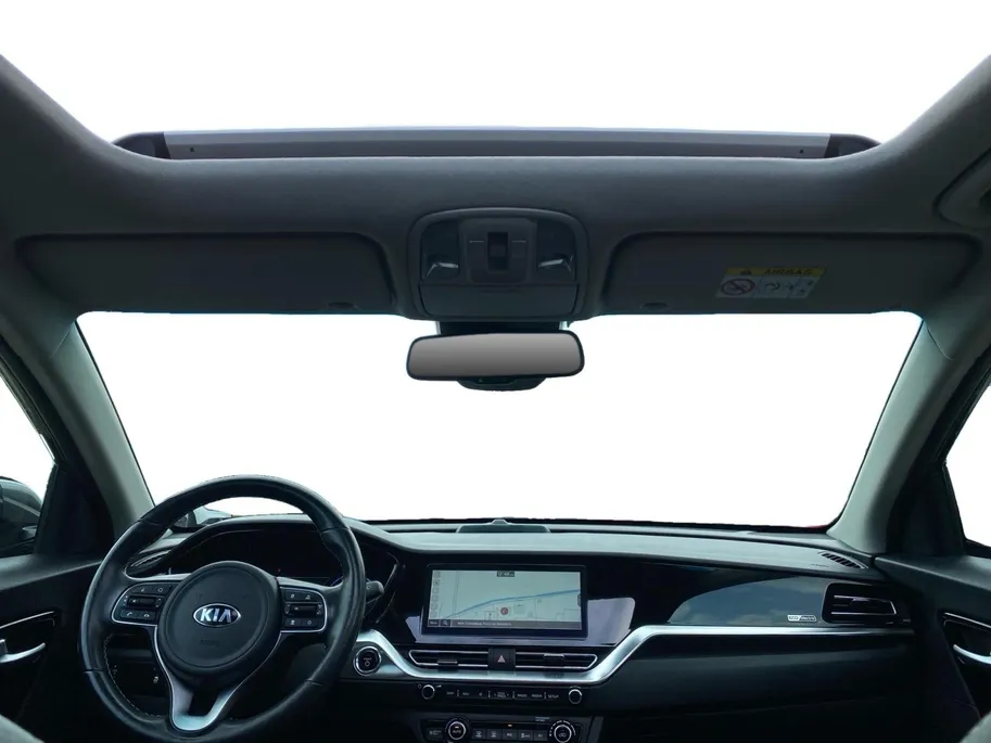 Kia e-Niro DynamicPlusLine 64 kWh | Climate control | Navigatie | Parkeercamera | Stoel + stuurverwarming | Keyless | Schuif-kanteldak | Line assist |