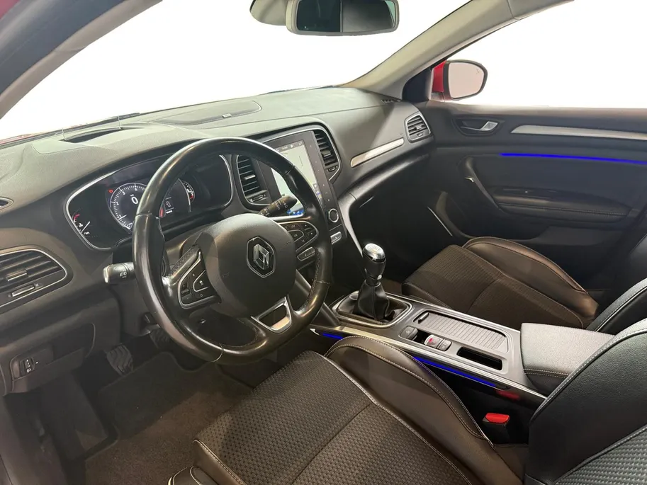Renault Mégane 1.3 TCe Bose *Navi+Camera*Climate*Parkeersensoren*Head-up Display*Stoelverw.*Full option!