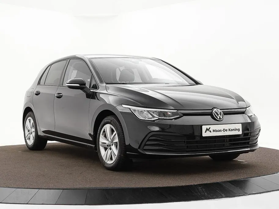 Volkswagen Golf 1.0 eTSI 110pk DSG Life · Camera · Apple/Android Car Play · Navigatie · P-Sensoren · 16'' Inch · Garantie t/m 04-02-2028 of 100.000km