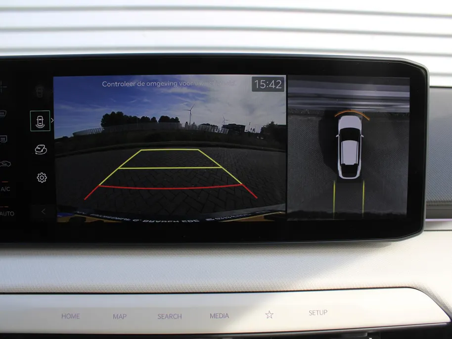 Kia EV4 Fastback GT-PlusLine 81.4 kWh | Schuifdak | Stuur-/stoelverwarming + ventilatie | Camera rondom | Elek. stoelverstelling | Leer | HUD | LED | 19' LM |