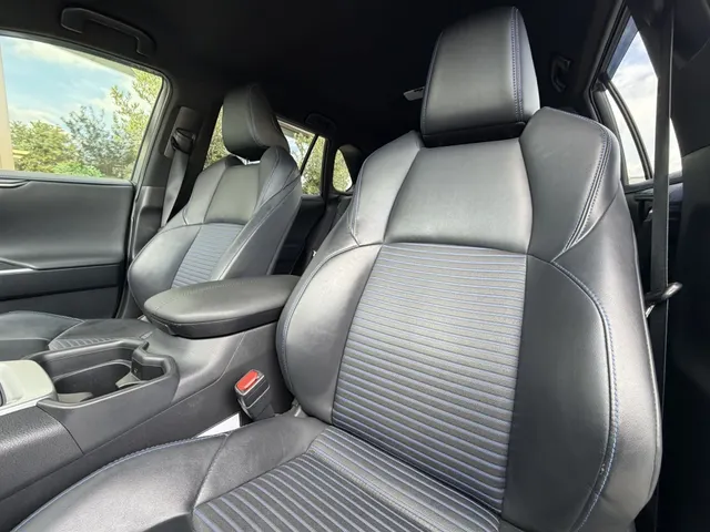 Toyota RAV4 2.5 Hybrid AWD Bi-Tone