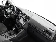 Volkswagen Tiguan 1.4 TSI 245pk eHybrid Elegance · Panoramadak · Camera · P-Sensoren · Dodehoek Detectie · 19'' Inch ·