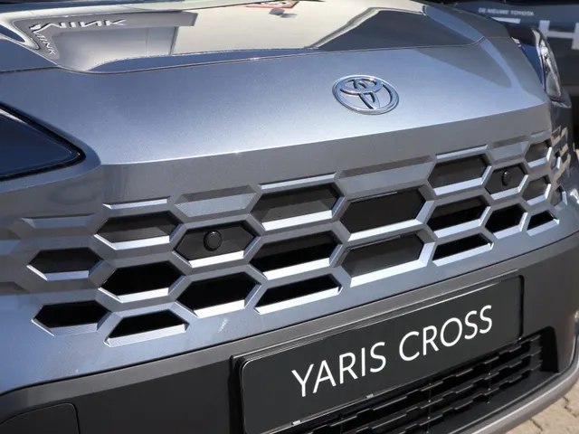 Toyota Yaris Cross 1.5 Hybrid 130 First Editon | Stoel/Stuur Verwarming | Dodehoek Detectie | Carplay